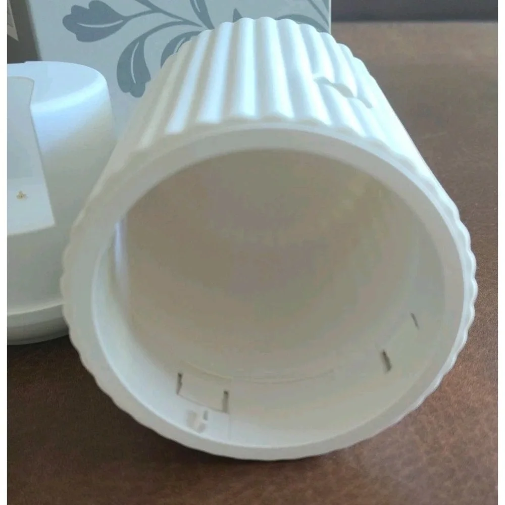 Scentsy Solo Fragrance Cartridge Diffuser Used 40 HRS 2 Cartridges New Open Box